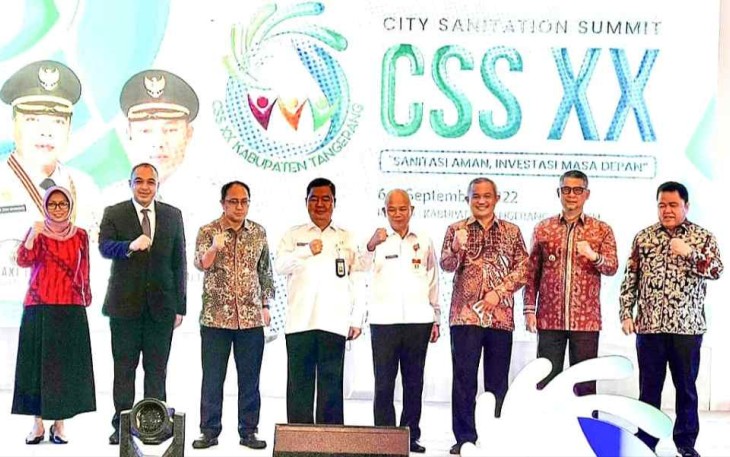 Foto bersama Dirjen Bangda dalam City Sanitation Summit XX di ICE BSD Tangerang Banten 