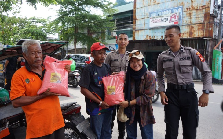 Bantuan sembako masyarakat terdampak kenaikan BBM