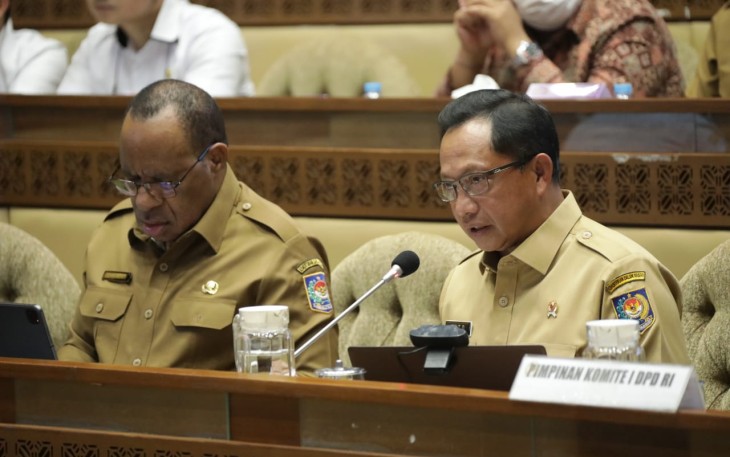 Mendagri Tito saat Raker dengan Komisi II DPR RI di Jakarta 