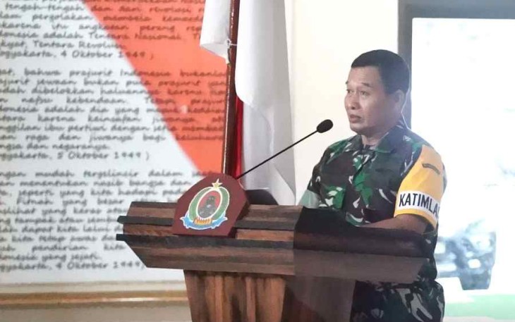 Kasrem 091/ASN saat memberikan pengarahan gladi posko I