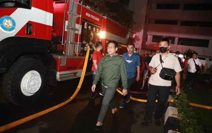Gus Halim saat memantau langsung penanganan kebakaran gedung Kemendes PDTT