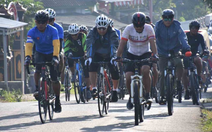 Gowes bersama yang diadakan Korem 073/Mkt