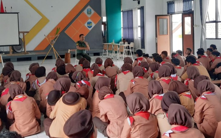 Serma Lendra saat memberikan motivasi 