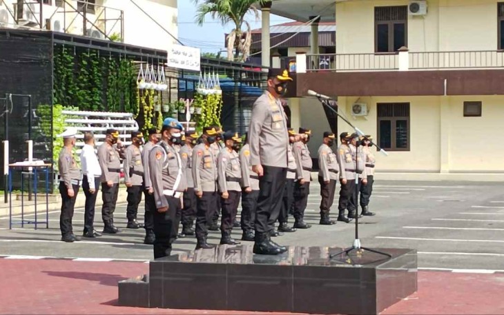Kapolrestabes Medan Kombes Valentino Alfa Tatareda saat berikan penekanan anggotanya 