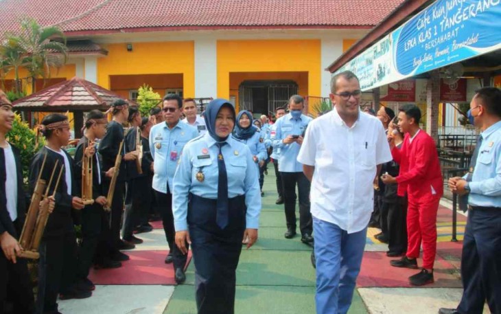 Wamenkumham Edward Omar Sharif Hiariej saat mengunjungi Lapas Kelas IIA Tangerang, Selasa (20/9)