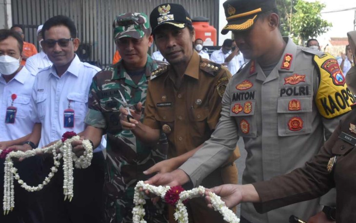 Dandim 0803/Madiun Letkol Inf Meina Helmi saat melepas ekspor HVAC di PT IMS Madiun  