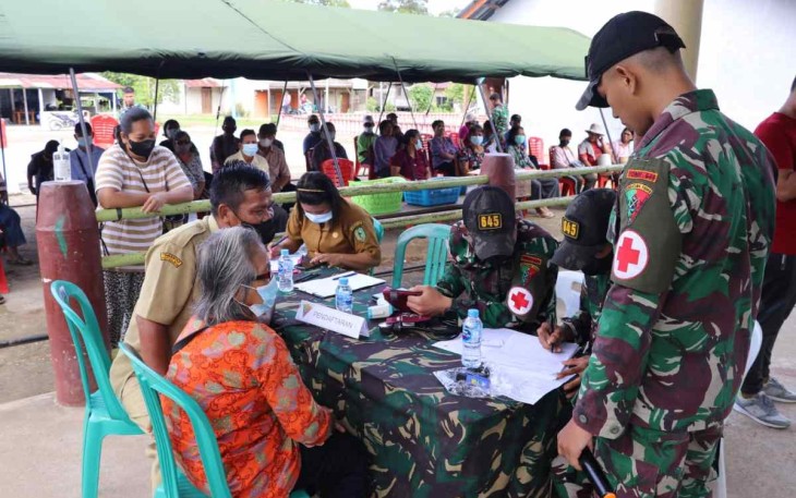 Baksos pengobatan gratis di perbatasan 