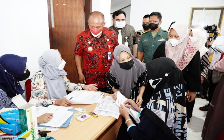 Pj Bupati Pati hadir dalam rangka pelayanan KB sambut HUT TNI
