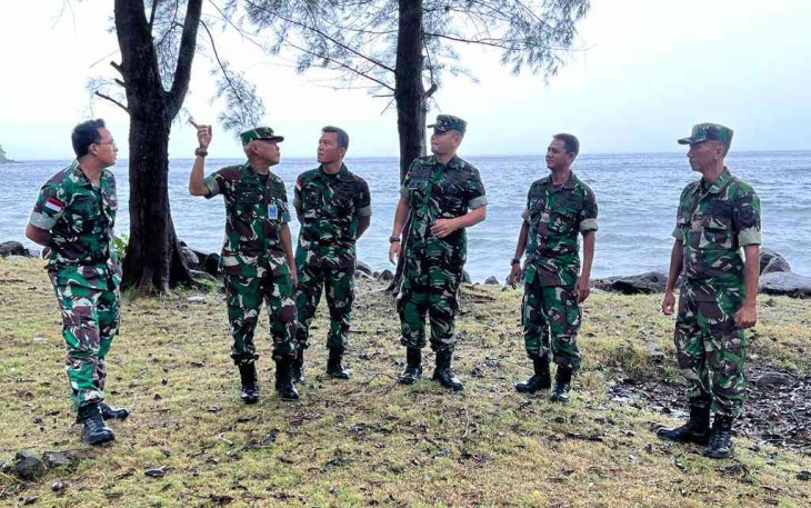 Survey lokasi Tim Bangfas Diskonsau di Lanud Maimun Saleh. Jum'at (30/9)