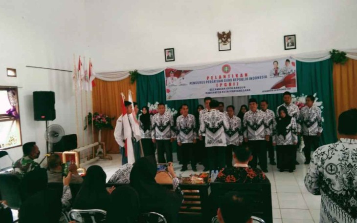 Pelantikan pengurus PGRI 