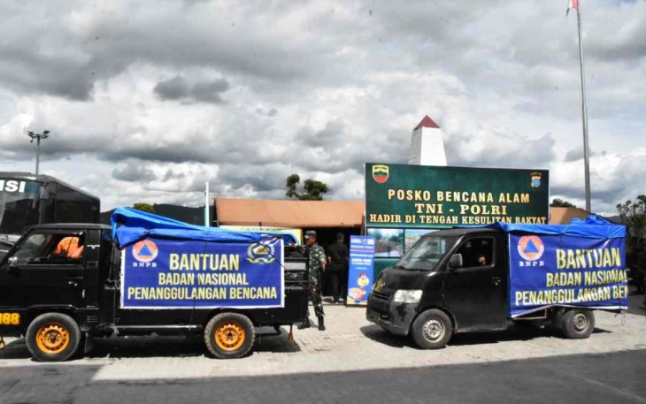 Bantuan kemanusiaan warga terdampak bencana gempa bumi Tapanuli Utara. Minggu (2/10)