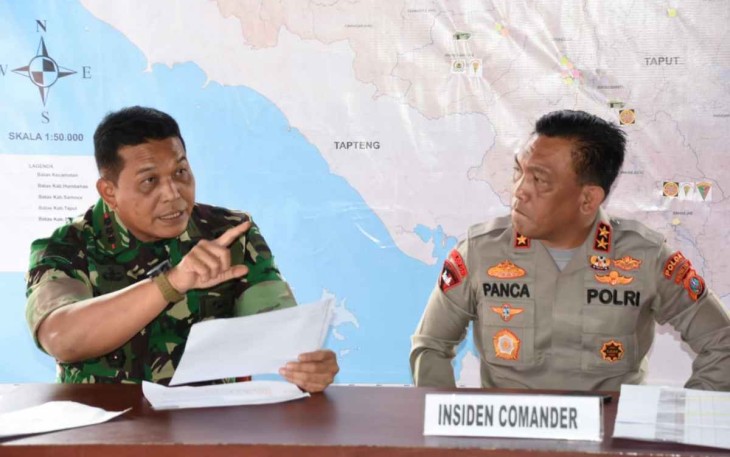 Danrem 023/KS Kol Inf Dodi Triwinarto saat rakor pasca gempa bumi. Minggu (2/10)