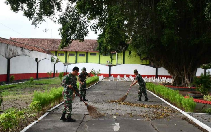 Karya bakti prajurit Kodim 0802/Ponorogo 