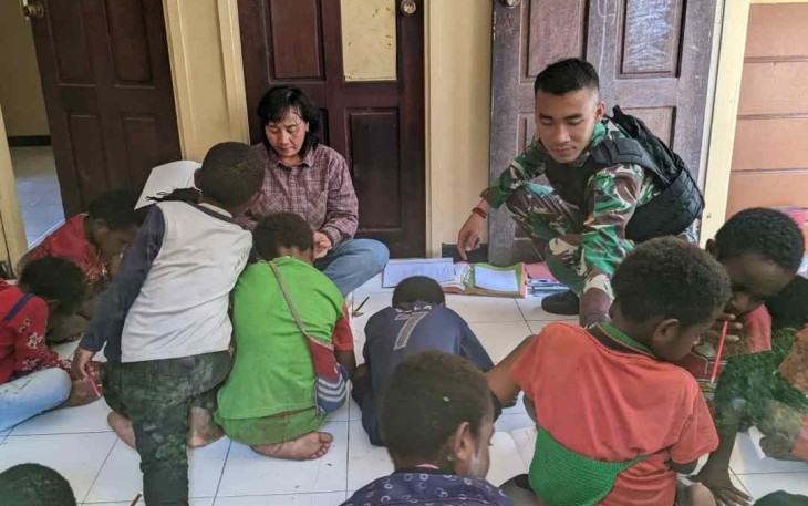 Mengajarkan 3 M anak-anak di perbatasan 