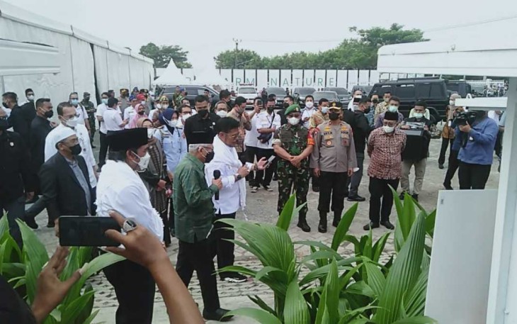 Danrem 064/MY Brigjen TNI Tatang Subarna saat menyambut kedatangan Wapres KH Ma'ruf Amin di ponpes An Nawawi Tanara Kabupaten Serang. Rabu (5/10)