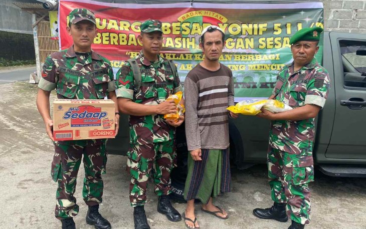 Yonif 511/DY baksos bagikan sembako