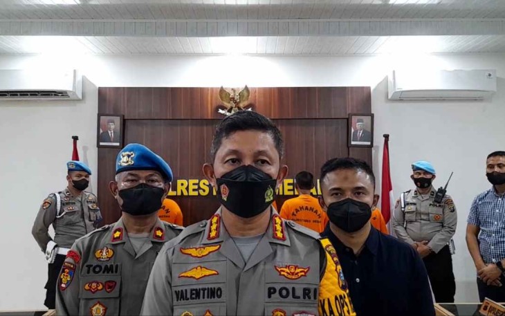 Kapolrestabes Medan Kombes Valentino Alfa Tatareda saat memberikan keterangan pers. Minggu (9/10)