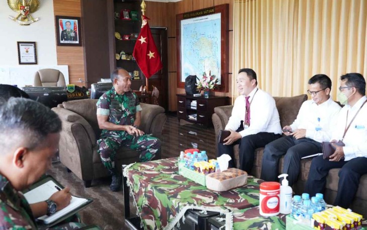 Pangdam Kasuari Mayjen TNI Gabriel Lema saat menerima audiensi Kakanwil DJPb PB 