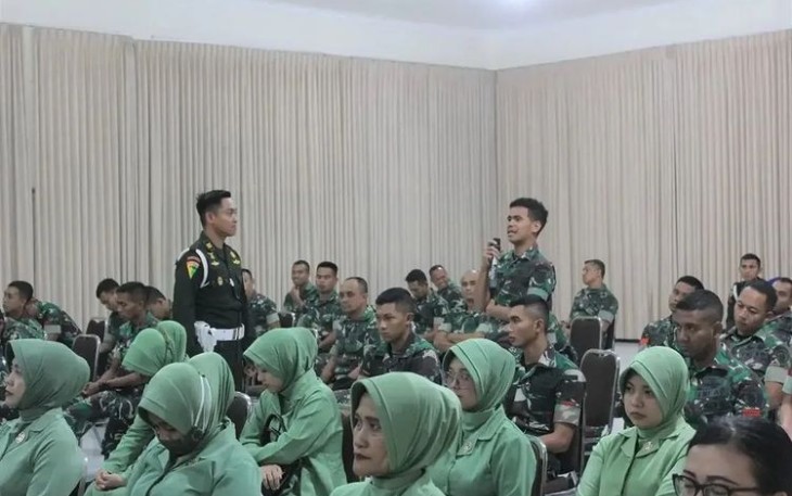 Lettu Cpm Mario saat memaparkan penyuluhan hukum