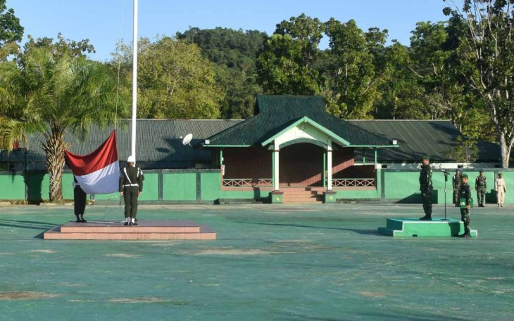 Upacara bendera di Korem 181/PVT