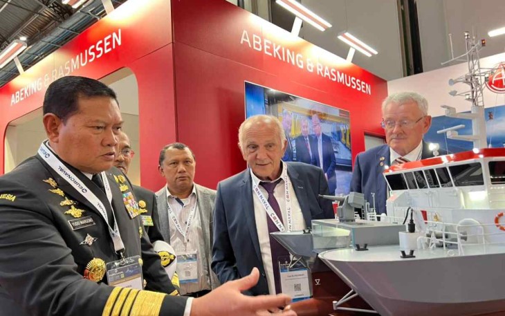 Kasal Laksamana TNI Yudo Margono saat menghadiri Euronaval 2022 di Paris Le Bourget 