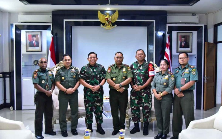 Foto bersama Kepala BKSDA Papua Barat