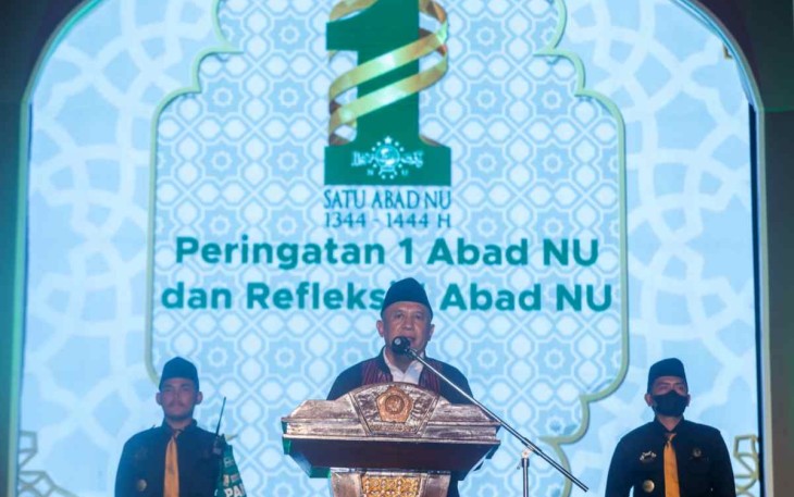 Menteri Teten Masduki saat memberikan sambutan peringati Hari Santri Nasional di Malang