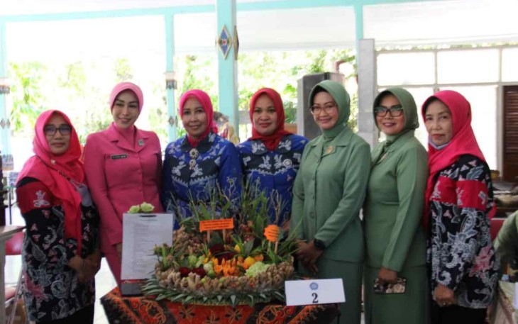 Lomba Merangkai Toga