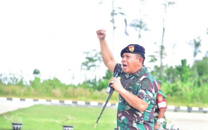 Pangkoarmada III Laksamana Muda TNI Irvansyah saat membakar semangat prajurit remaja Koarmada III