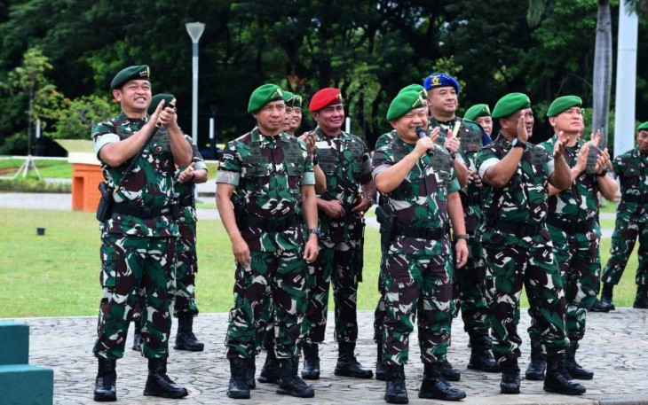 Kasad Jenderal TNI Dudung Abdurachman memberikan arahan dalam apel Kesiapsiagaan TNI AD 