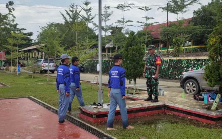 Persiapan jelang upacara hari sumpah pemuda 