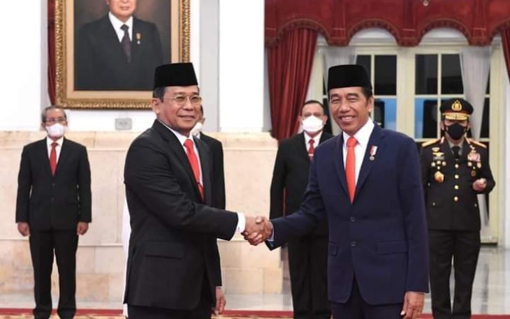 Presiden Joko Widodo bersama Wakil Ketua RI KPK Johanis Tanak