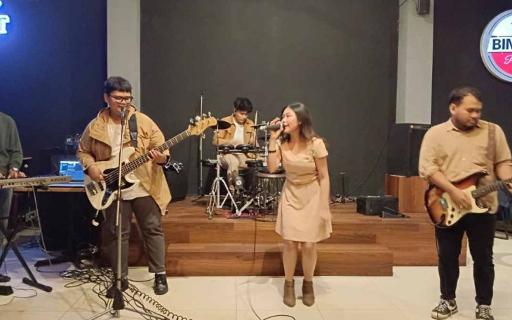 Savory Band tampil perdana di Café Beer House AZYX Semarang