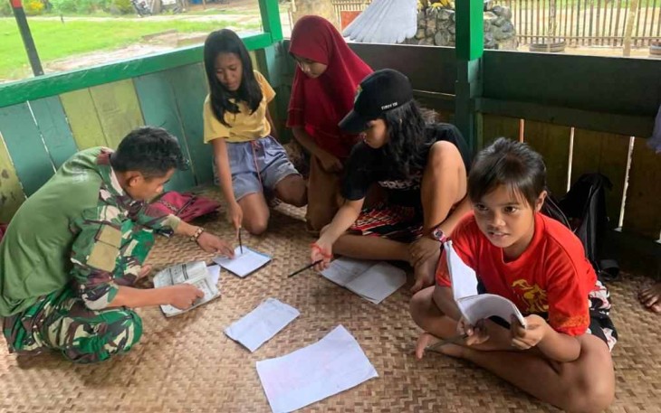 Antusias belajar anak-anak perbatasan 