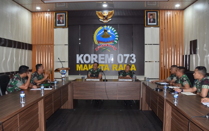 Danrem 073/Mkt saat memberikan arahan kepada para Kasi 