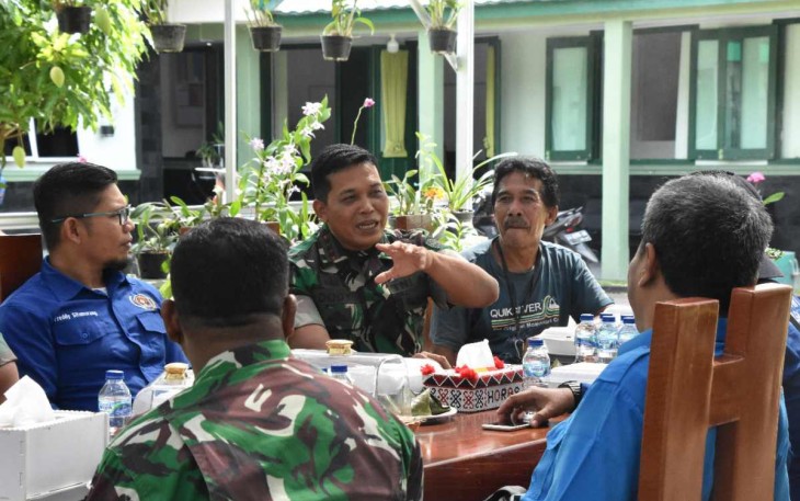 Danrem 023/KS Kol Inf Dodi Triwinarto saat ngopi bareng bersama awak media