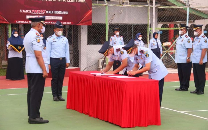 Tejo Harwanto saat pimpin sertijab