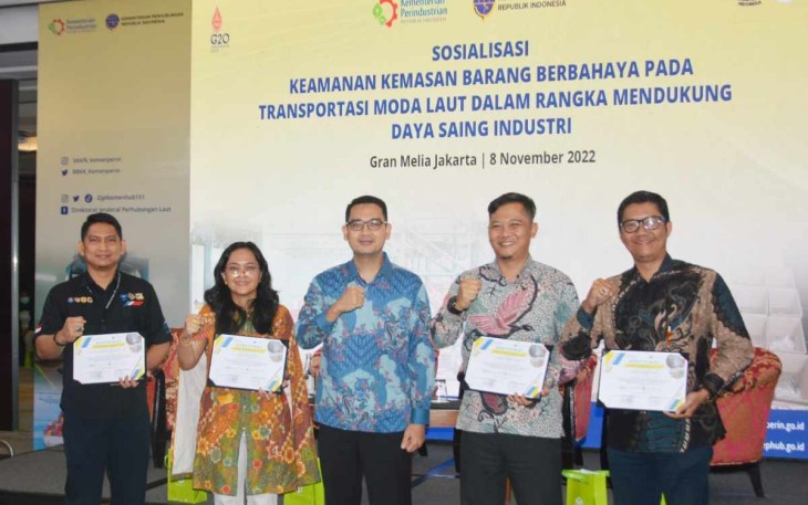 Sosialisasi Keamanan Kemasan Barang Berbahaya Moda Transportasi Laut