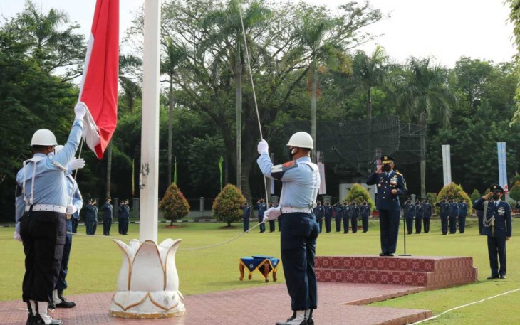 Komandan Kosek IKN Marsma TNI Setiawan saat pimpin upacara hari Pahlawan 