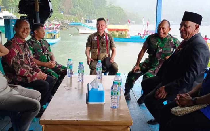 Pangdam Kasuari Mayjen TNI Gabriel Lema saat kunjungan kerja di Kabupaten Fakfak