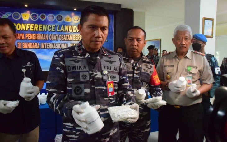 Danpuspenerbal Laksmana Muda TNI Dwika Tjahja Setiawan saat konferensi pers 