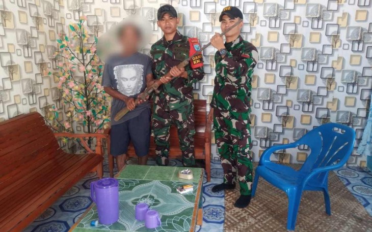 Terima senpi rakitan warga perbatasan 