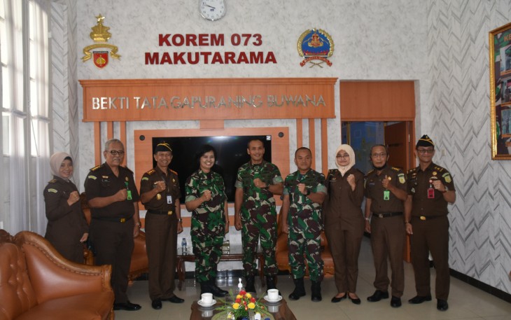Kunjungan Aspidmil Kejati Jateng di Korem 073/Mkt