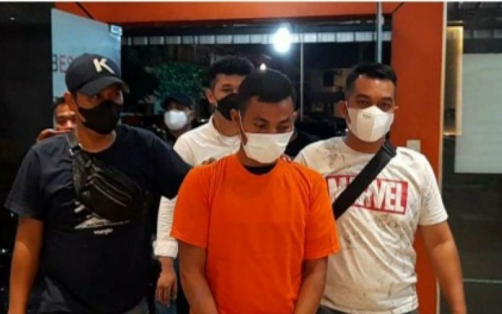 R (33) tahun pemalak pedagang saat dibawa Satreskrim Polrestabes Medan 
