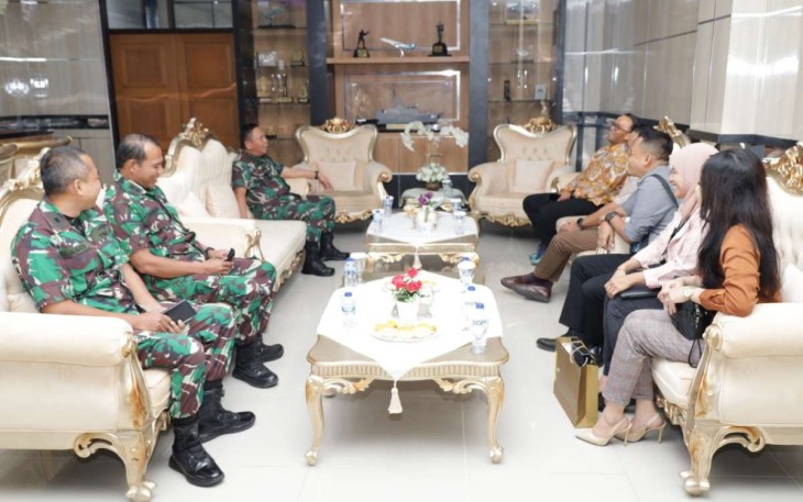 Pangkoarmada III Laksamana Muda TNI Irvansyah menerima kunjungan CEO Bank Mandiri Jayapura 