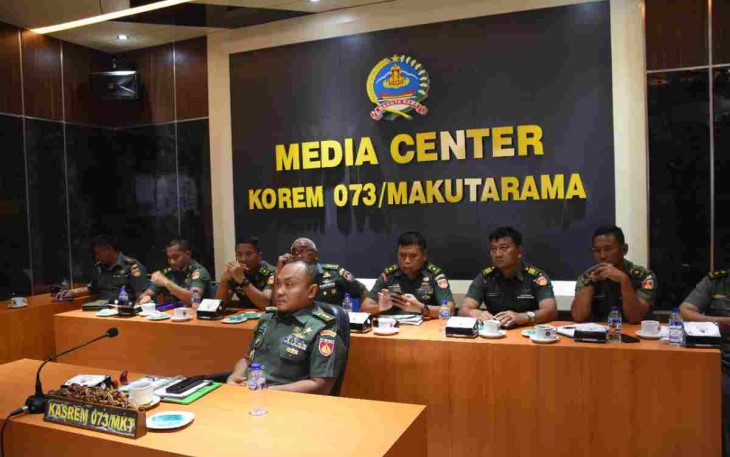 Kasrem 073/Makutarama saat mengikuti zoom meeting tentang PMPRB