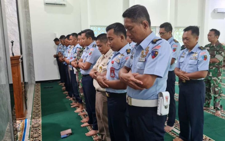 Sholat ghaib dan doa bersama prajurit lanud Sugiri Sukani 