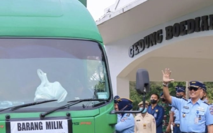 Kamuspusdirla Kolonel Sus Yuto Nugroho melepas keberangkatan rombongan meriahkan hari pahlawan ke Surabaya 