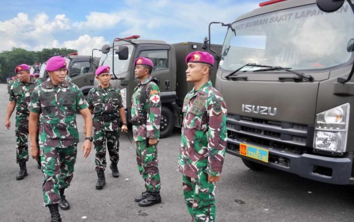 Danpasmar 2 Brigjen TNI (Mar) Suherlan saat inspeksi satgas siaga bencana gempa Cianjur 