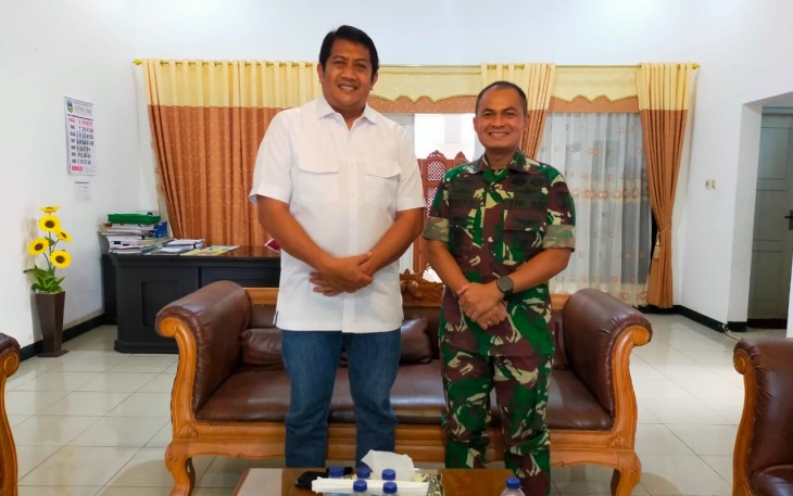 Dandim 0801/Pacitan Letkol Inf Roliyanto saat silaturahmi ke wakil bupati 
